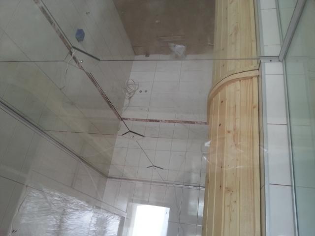 Огледален таван на баня